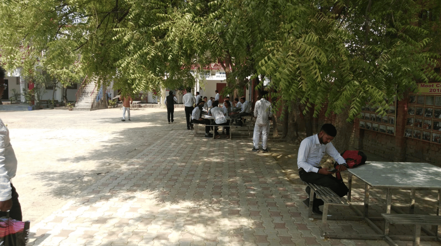 Lokbandhu Rajnarayan Law College Varanasi Campus photo 1